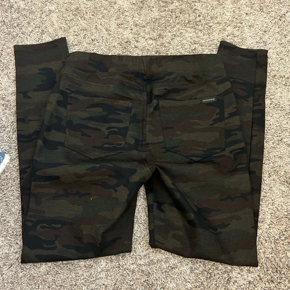 Green camo leggings - Picture 2 of 3